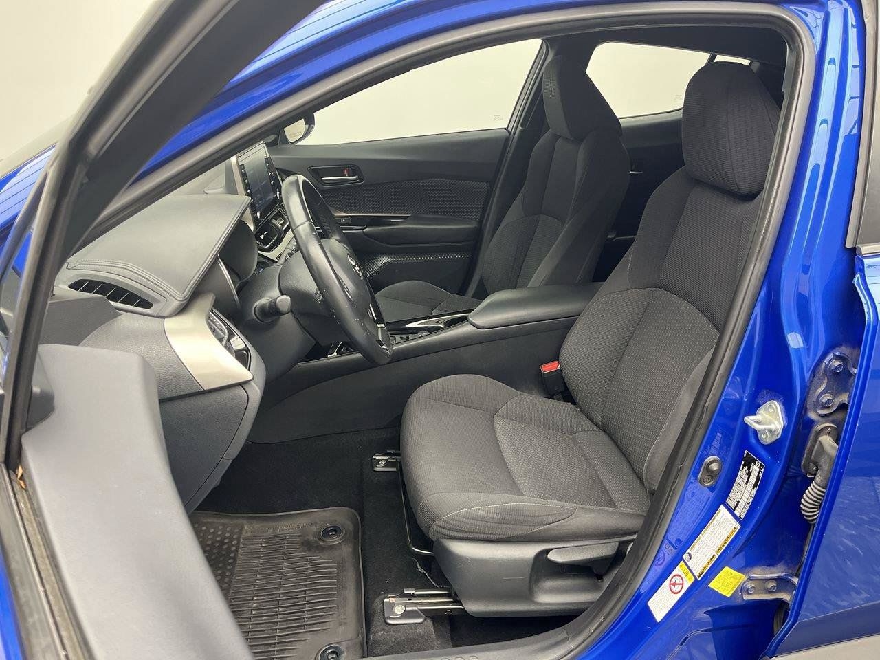 Used 2019 Toyota C-HR XLE FWD image 8