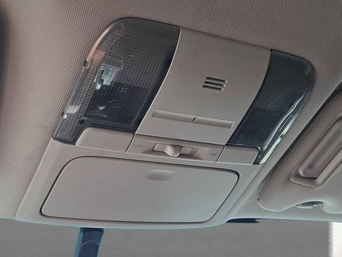 Used 2013 Subaru Legacy 2.5i Premium AWD/4WD image 18