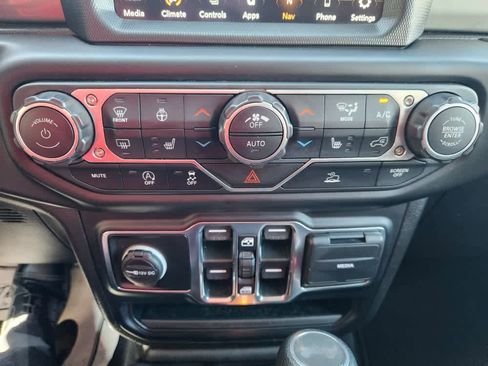 Used 2023 Jeep Wrangler Sahara w/ Cold Weather Group image 28