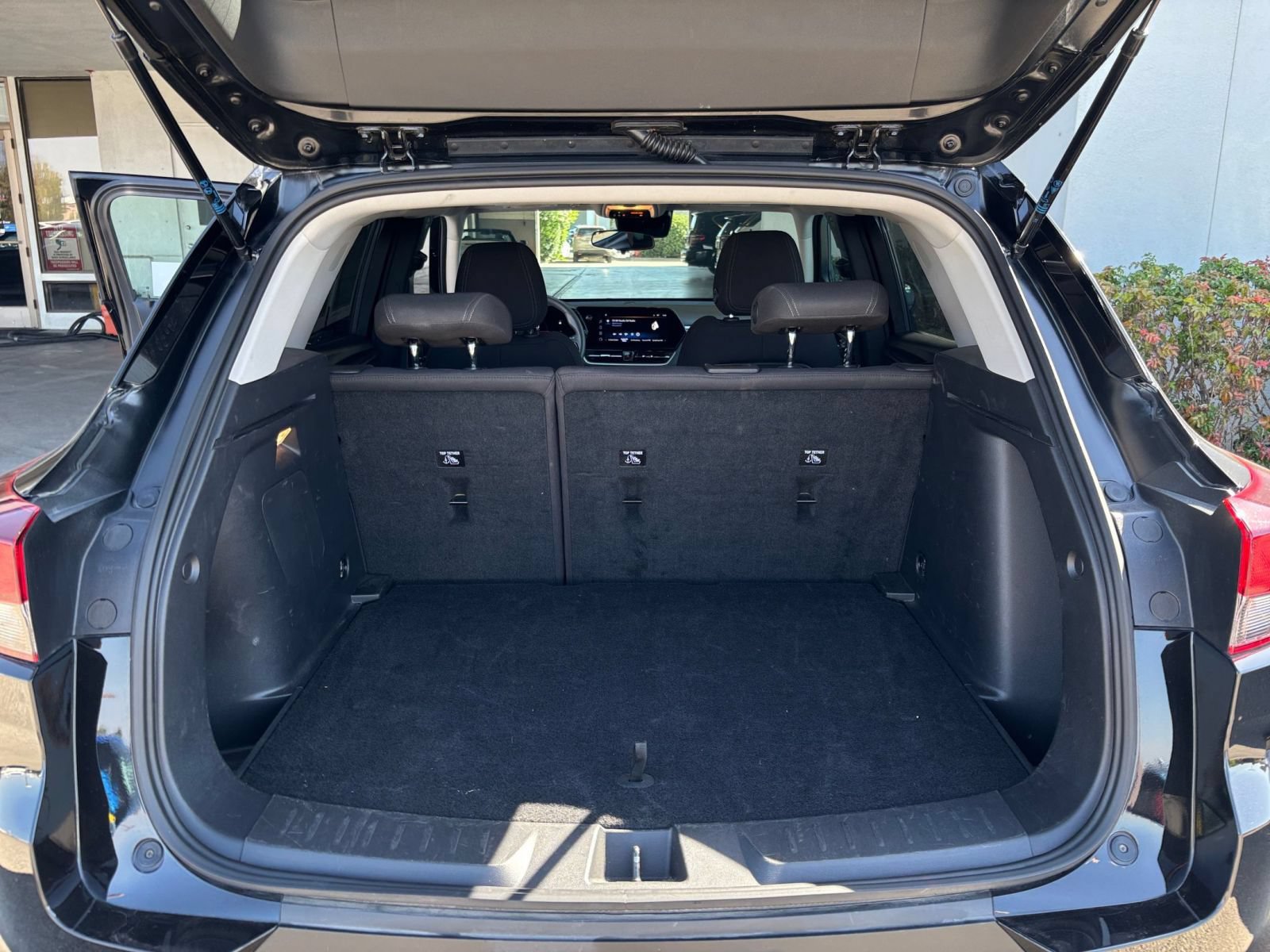Used 2025 Chevrolet TrailBlazer LT FWD image 29