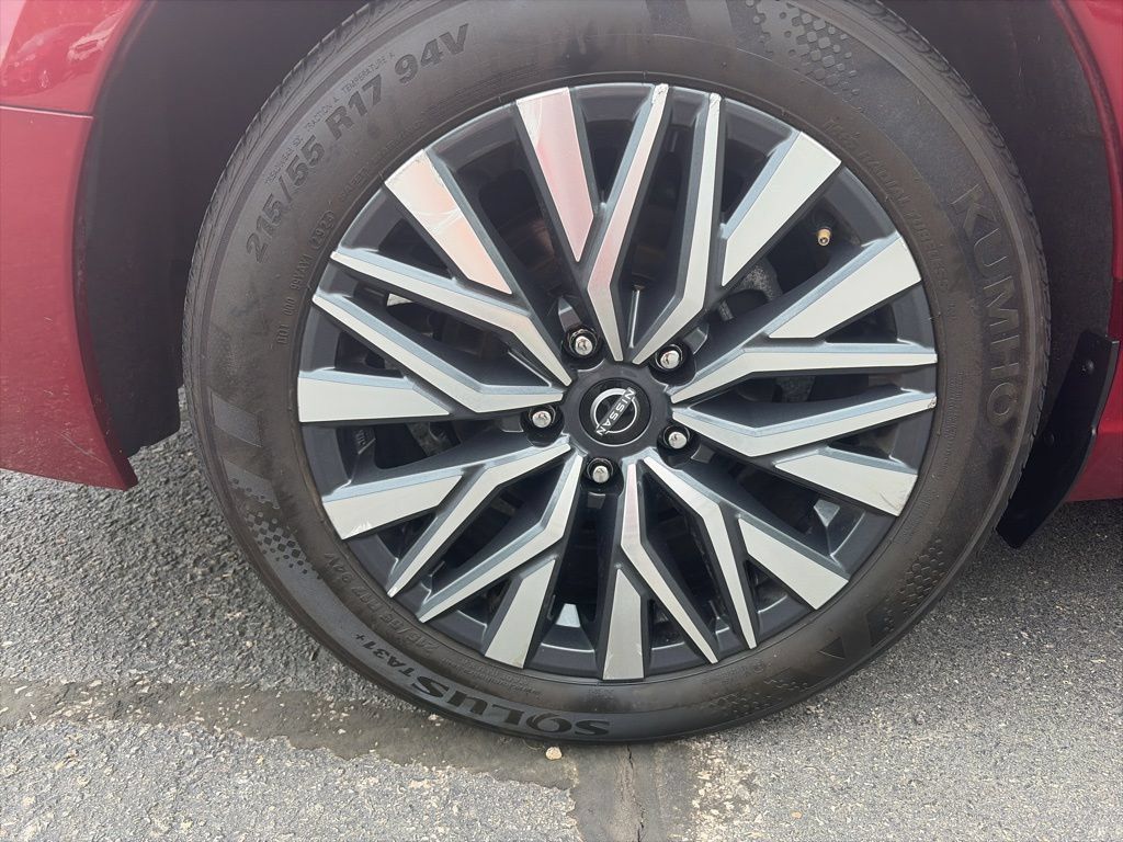 Used 2025 Nissan Altima 2.5 SV FWD image 26