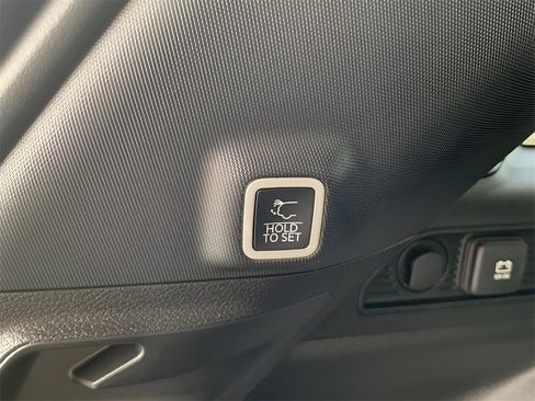 New 2025 Jeep Grand Cherokee Limited w/ Black Appearance Package image 22