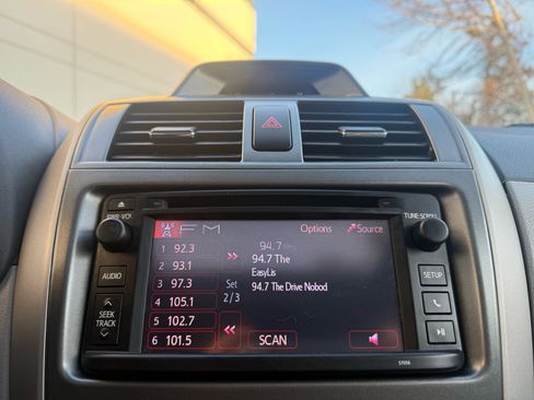 Used 2013 Toyota Corolla LE Special Edition image 26