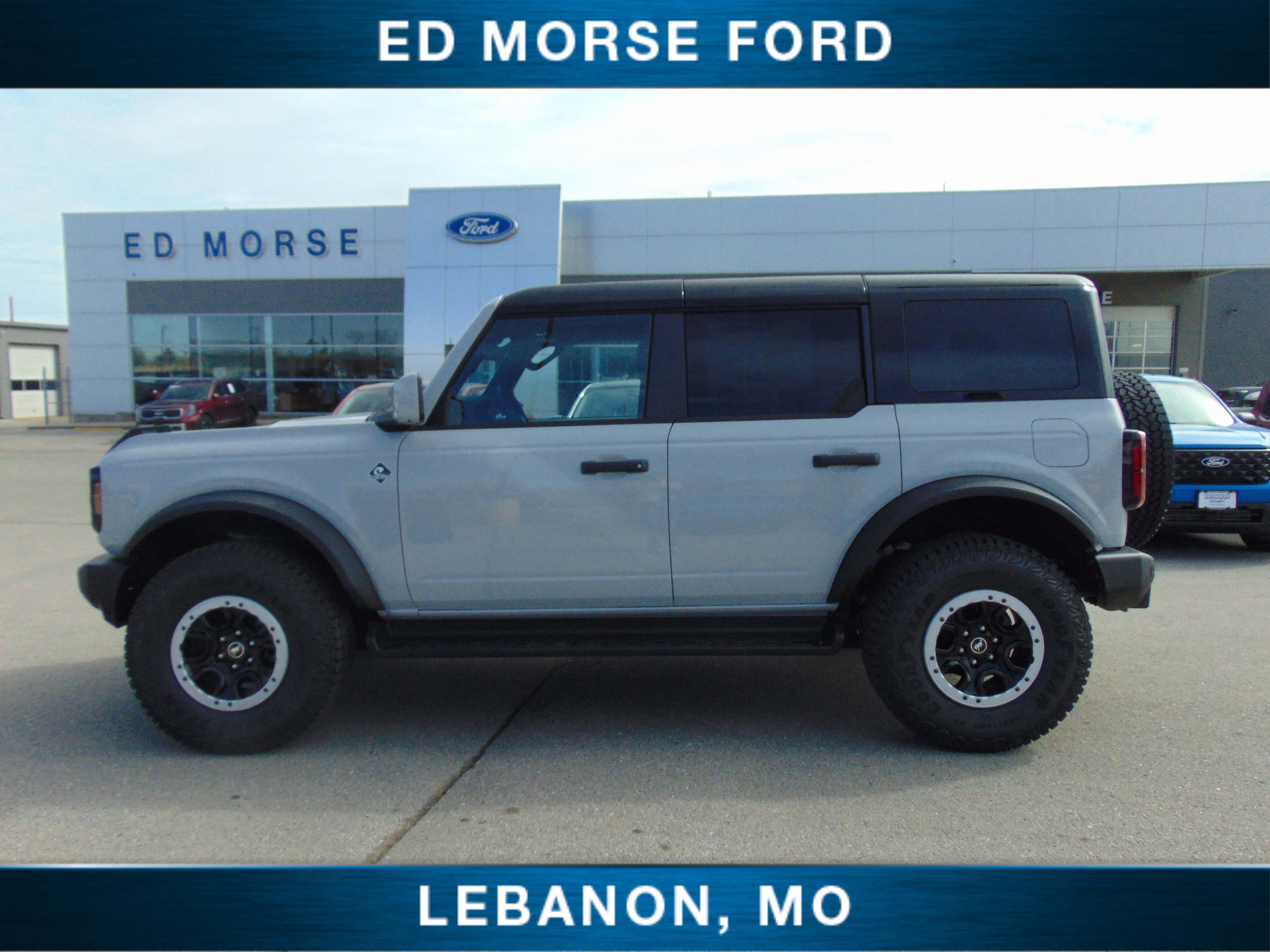 New 2026 Ford Bronco Outer Banks w/ Sasquatch Package AWD/4WD image 2