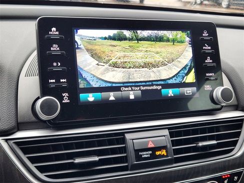 Used 2021 Honda Accord Touring image 16