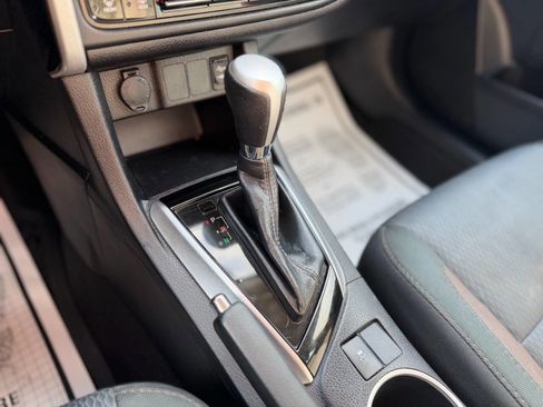 Used 2018 Toyota Corolla LE image 18