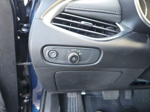 Used 2021 Chevrolet Malibu Premier FWD image 19