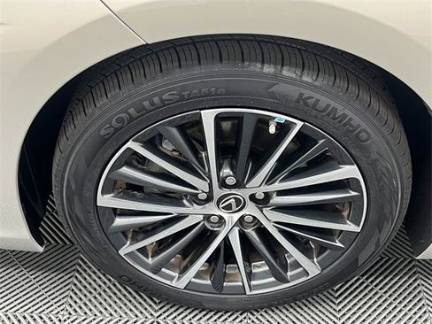Certified 2023 Lexus ES 350 w/ Premium Package image 22