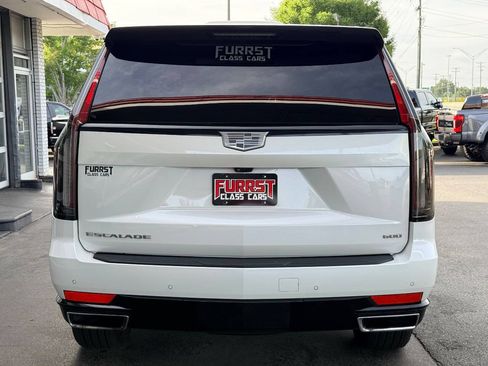 Used 2023 Cadillac Escalade Premium Luxury AWD/4WD image 4