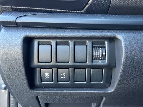 Used 2020 Subaru Forester Base image 15