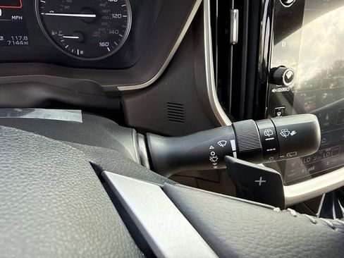 Used 2025 Subaru Ascent Premium w/ Premium Package image 36