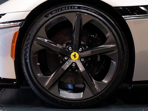 Used 2025 Ferrari 12Cilindri image 13