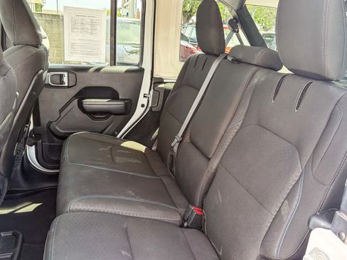 Used 2024 Jeep Wrangler Unlimited Rubicon 4xe AWD/4WD image 16