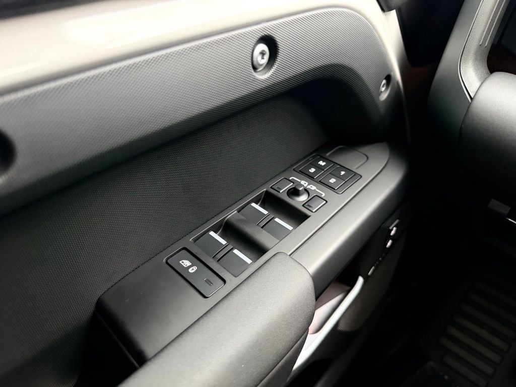New 2026 Land Rover Defender 110 S AWD/4WD image 16