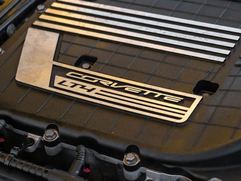 Used 2016 Chevrolet Corvette Z06 w/ 3LZ Preferred Equipment Group image 50