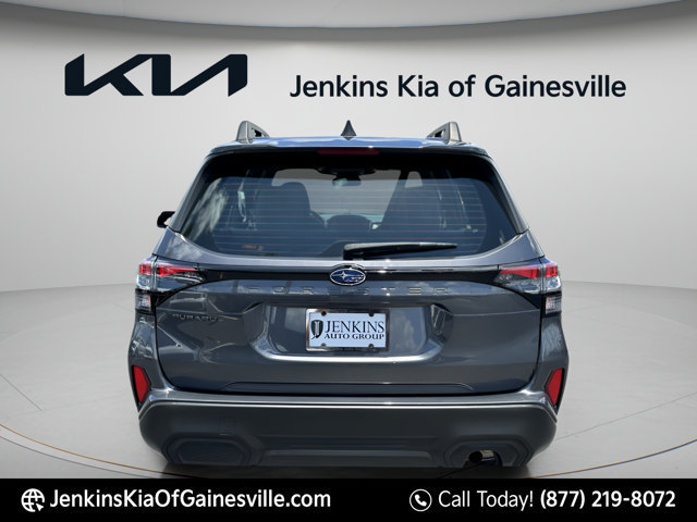 Used 2025 Subaru Forester AWD/4WD image 4
