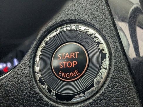 Used 2016 Nissan Rogue SV w/ SV Premium Package image 25