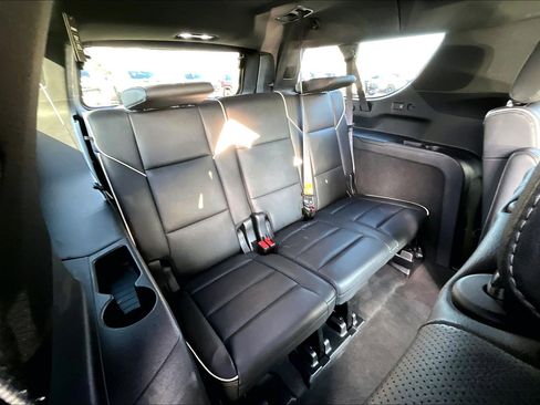 Used 2023 Cadillac Escalade ESV Premium Luxury image 30
