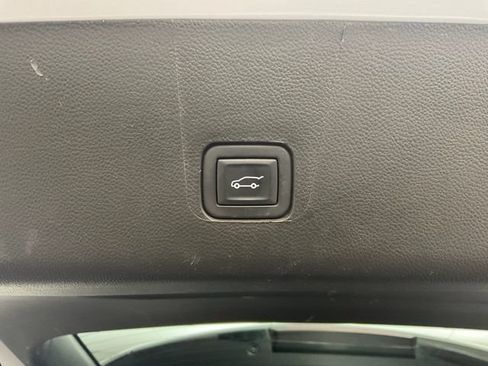 Used 2023 Chevrolet Traverse High Country w/ LPO, Floor Liner Package AWD/4WD image 36