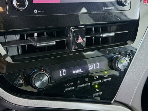 Used 2024 Toyota Camry SE FWD image 22
