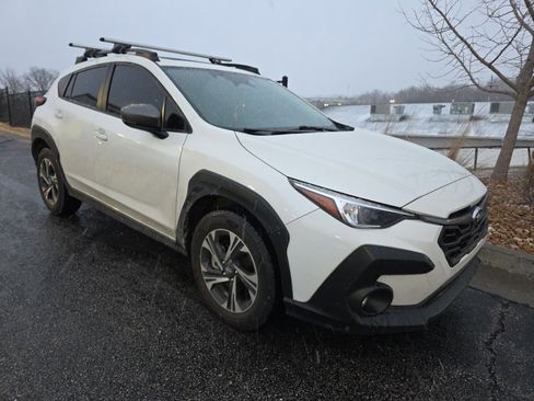 Used 2024 Subaru Crosstrek 2.0i Premium image 3