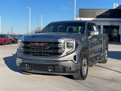 Used 2023 GMC Sierra 1500 SLT w/ SLT Premium Package AWD/4WD image 3