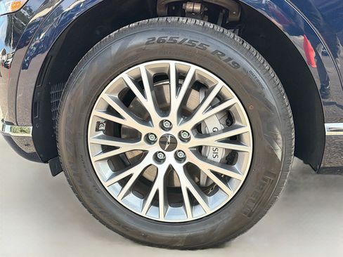 Used 2025 Genesis GV80 2.5T image 41