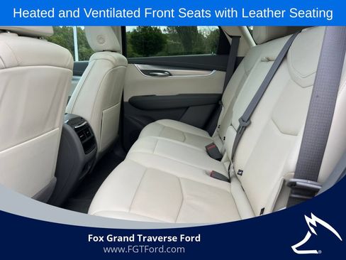 Used 2022 Cadillac XT5 Premium Luxury w/ Technology Package FWD image 4