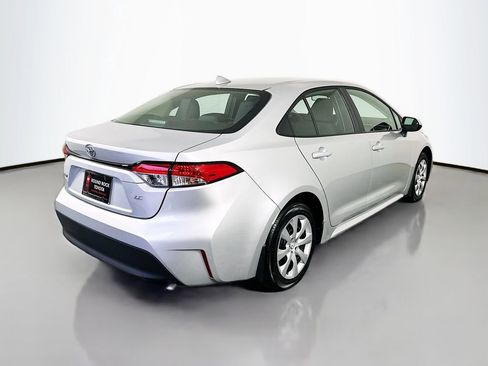 Used 2025 Toyota Corolla LE image 5