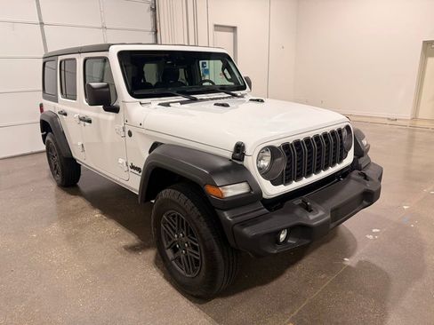 Used 2025 Jeep Wrangler Sport S image 3