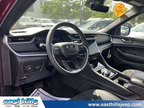 Certified 2025 Jeep Grand Cherokee L Altitude AWD/4WD image 22