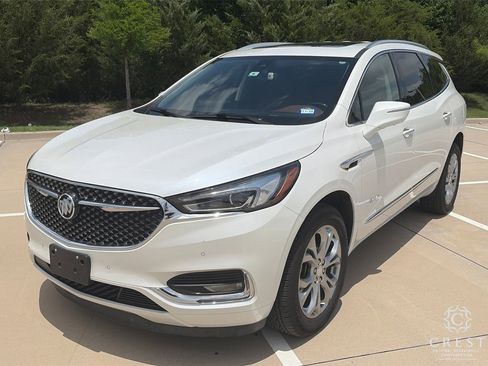 Used 2021 Buick Enclave Avenir w/ Avenir Technology Package FWD image 4