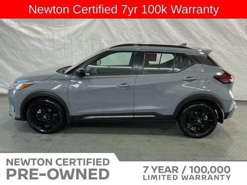 Used 2024 Nissan Kicks SR w/ SR Premium Package FWD image 3
