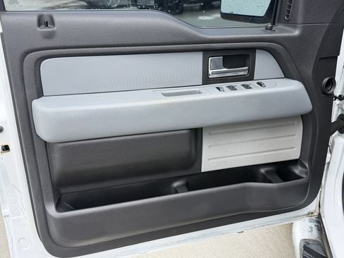 Used 2014 Ford F150 XLT w/ XLT Chrome Package RWD image 10