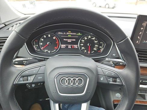 Used 2023 Audi Q5 2.0T Premium w/ Convenience Package image 22