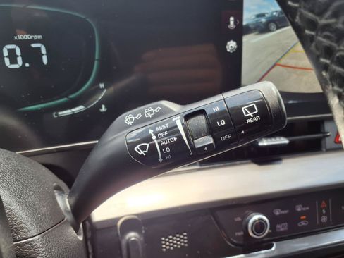 Used 2023 Kia Sportage EX FWD image 23