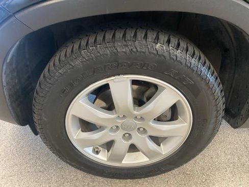 Used 2013 Kia Sorento LX AWD/4WD image 10