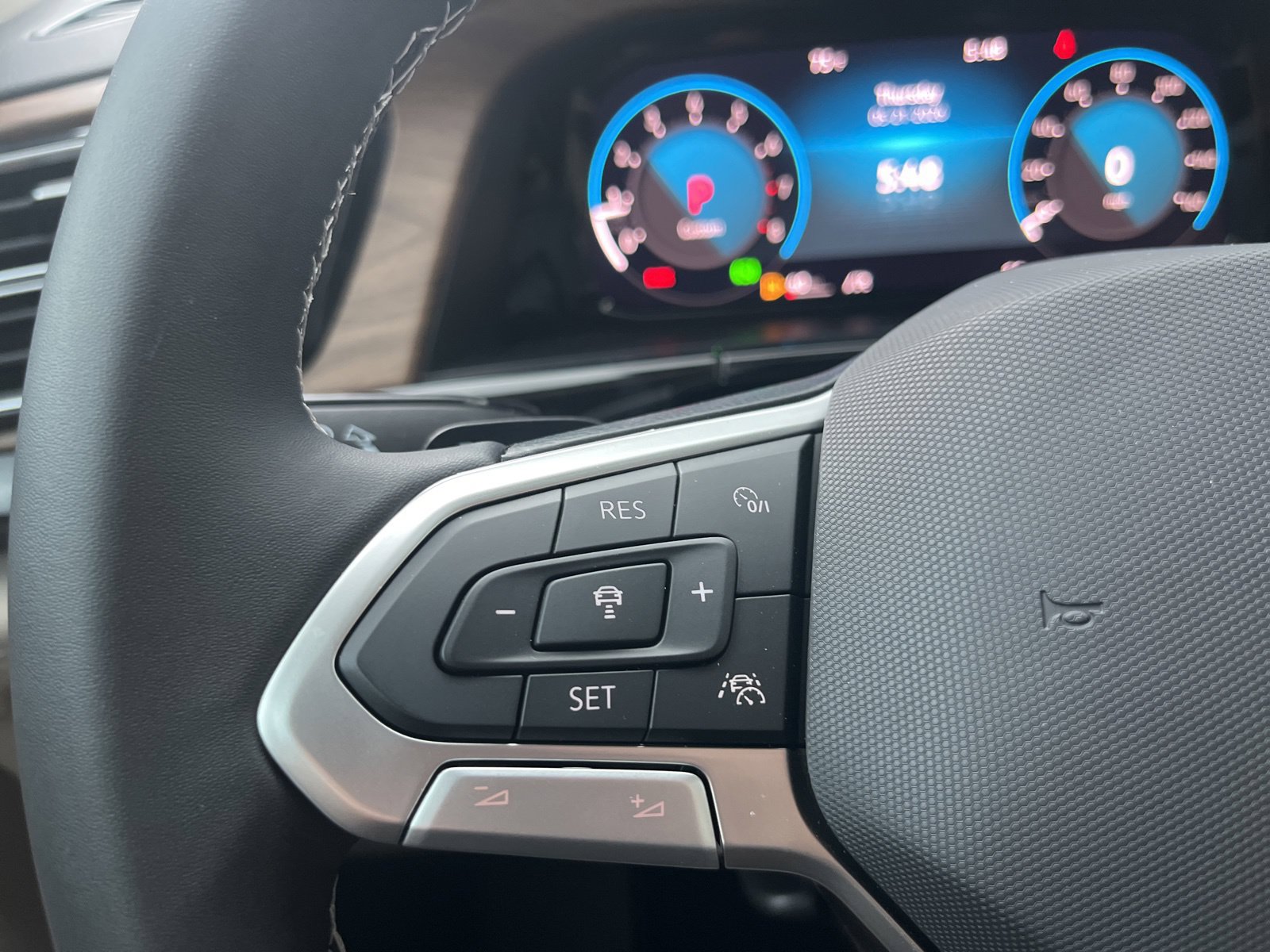 New 2026 Volkswagen Atlas SE FWD image 11