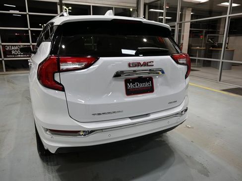 Used 2024 GMC Terrain Denali w/ Denali Premium Package image 6