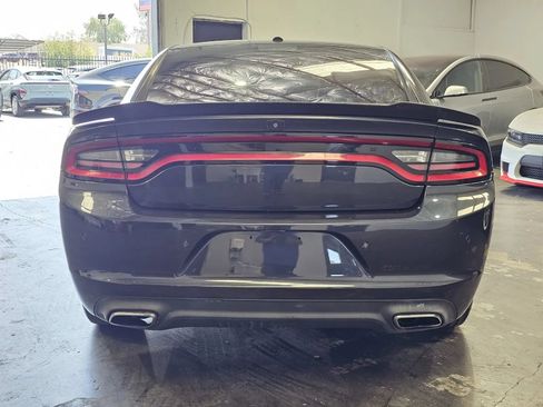 Used 2019 Dodge Charger SXT w/ Leather Interior Group RWD image 3