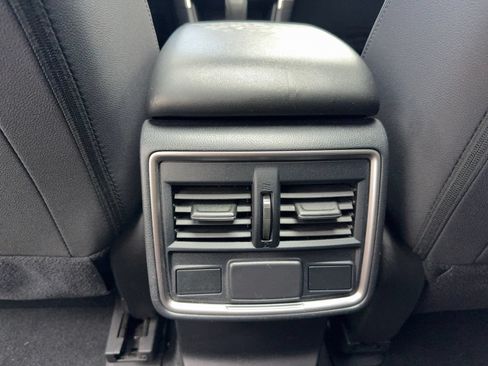 Used 2023 Subaru Forester Premium AWD/4WD image 39