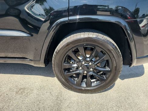 Used 2019 Jeep Grand Cherokee Altitude RWD image 30