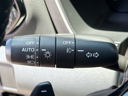 Used 2025 Honda Pilot Touring image 23