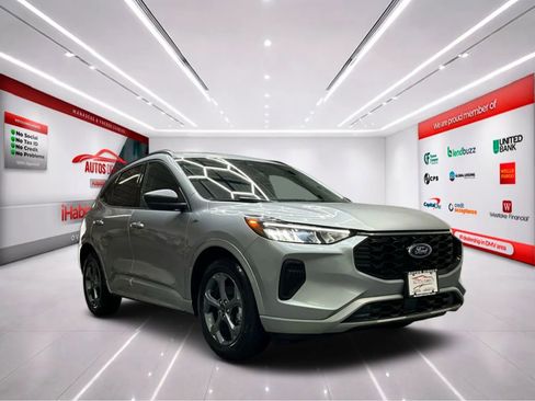 Used 2024 Ford Escape ST-Line image 2
