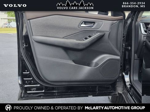 Used 2023 Nissan Rogue SV FWD image 14