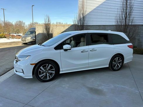 Used 2024 Honda Odyssey Touring image 4