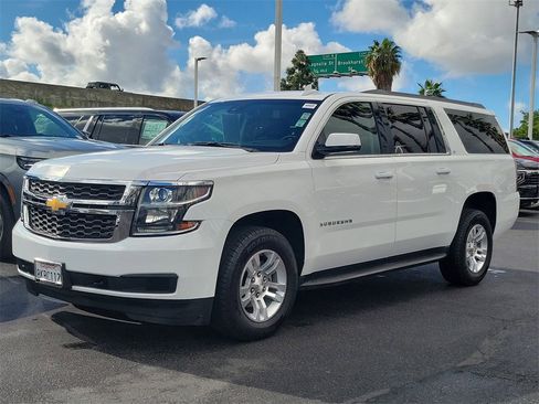 Used 2017 Chevrolet Suburban LT image 26