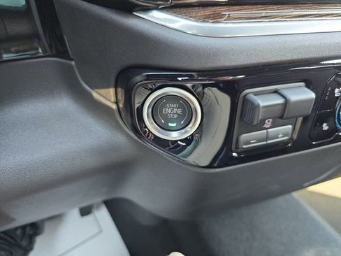 New 2025 GMC Sierra 1500 Elevation image 22