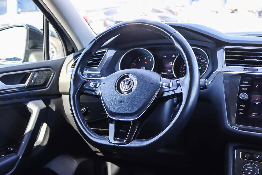Used 2019 Volkswagen Tiguan SE w/ Panoramic Sunroof Package FWD image 14