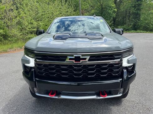 Used 2024 Chevrolet Silverado 1500 ZR2 w/ Technology Package image 3